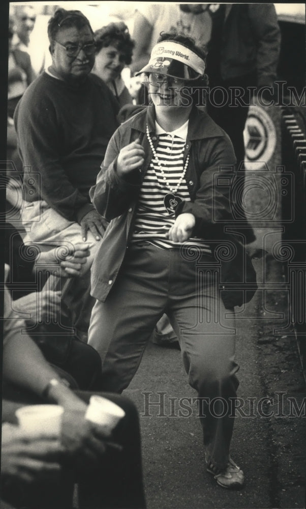 1987 Press Photo David Raffini and Maxine Tank enjoy Pabst Stage entertainment - Historic Images