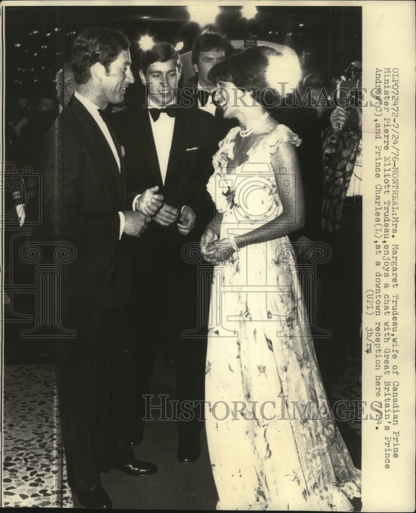 1976 Press Photo Margaret Trudeau chats with Prince Andrew and Prince Charles-Historic Images