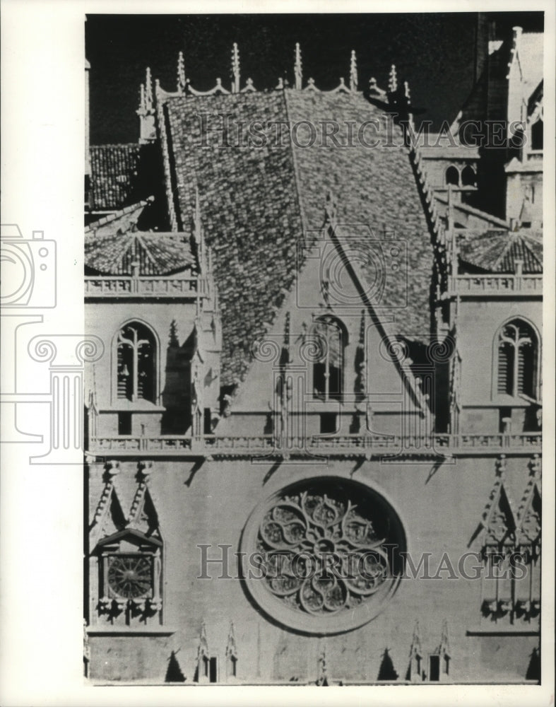 1990 Press Photo View of the Cathedral St. Jean in France - Historic Images