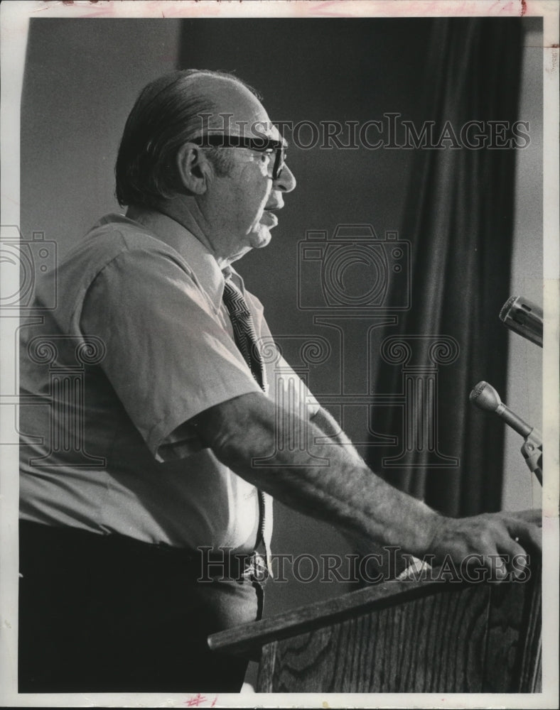 1971 Press Photo Abe Feinglass Vice President of International Butcher Union - Historic Images