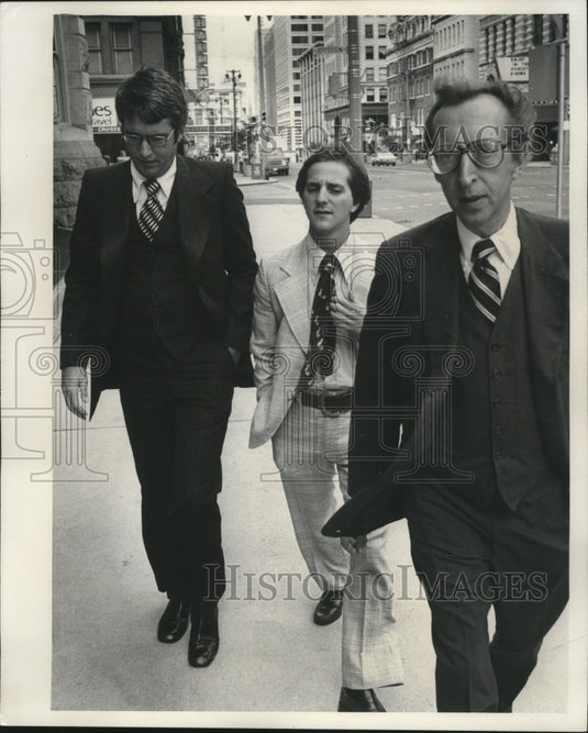 1976 David Fine at Federal Building Milwaukee-Historic Images