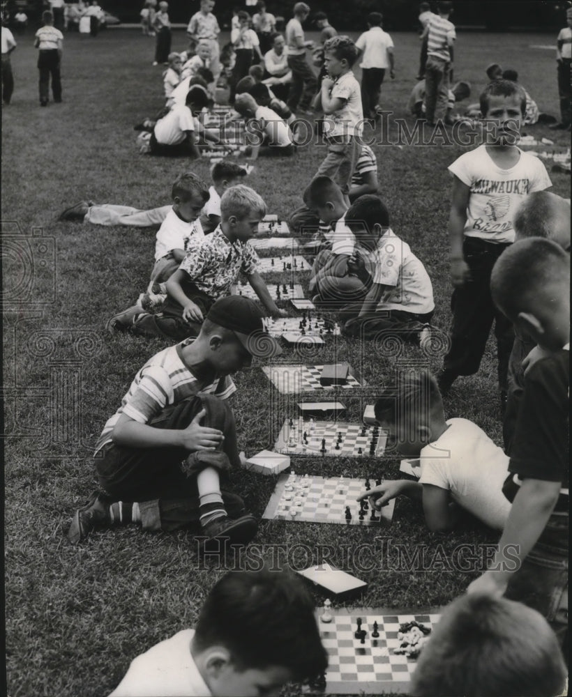 1953 Press Photo Milwaukee youngsters compete in a all-city chess tournament-Historic Images