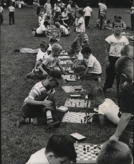 1953 Press Photo Milwaukee youngsters compete in a all-city chess tournament-Historic Images