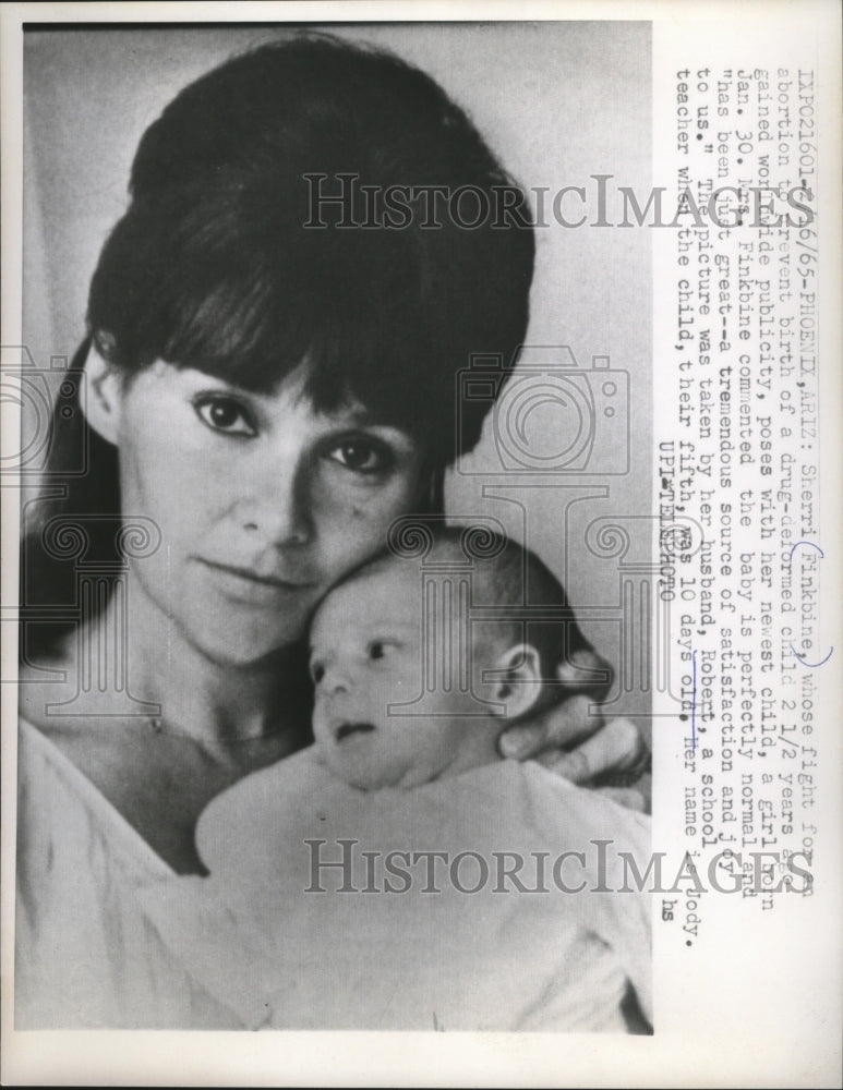 1965 Press Photo Sherri Finkbine with 10 Day-Old Daughter Jody - mjb05528 - Historic Images