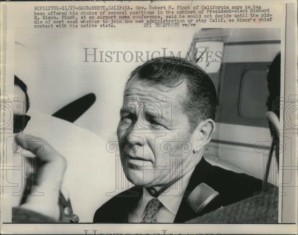 1968 Press Photo Robert Finch California Governor in Sacramento, California - Historic Images