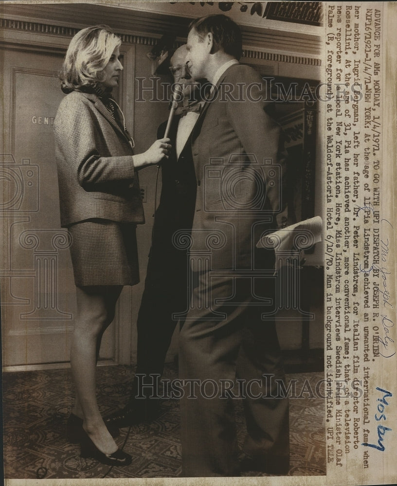 1970 Press Photo Pia Lindstrom news reporter interviewing Olaf Palme in New York - Historic Images