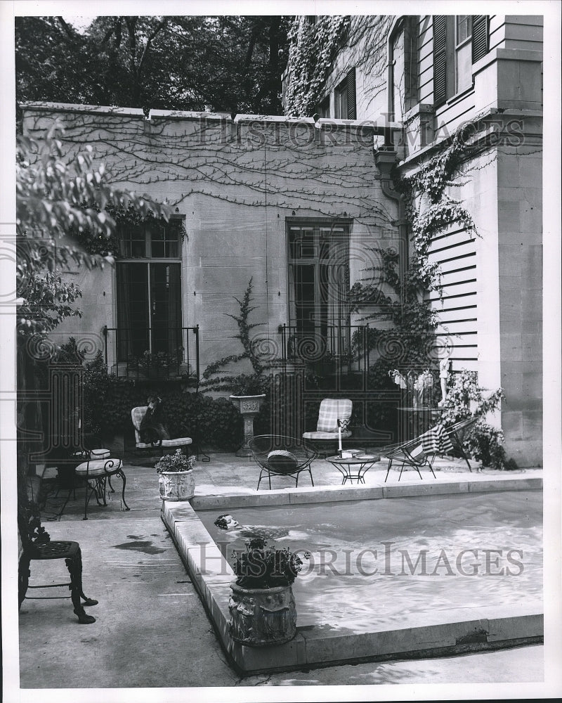 Press Photo New Orleans terrace patio design, plus swimming pool. - mjb05862 - Historic Images