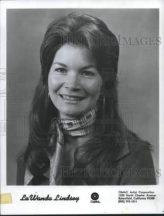 Press Photo Country singer LaWanda Lindsey, performer and composer - mjb06070 - Historic Images