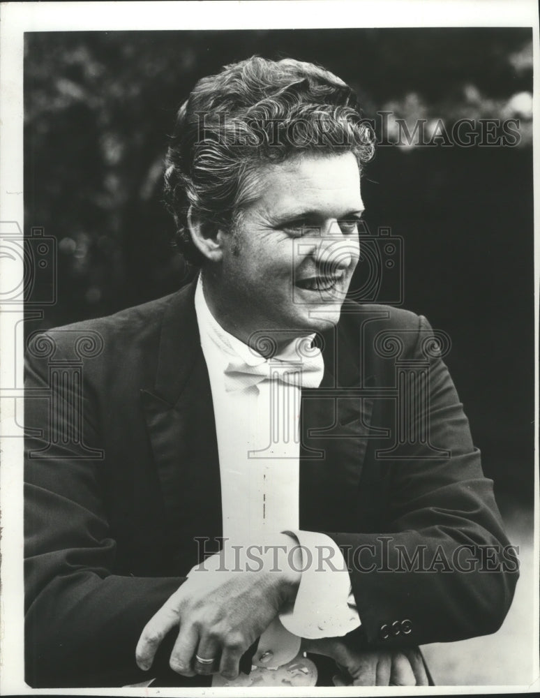 Press Photo Frank Little, Tenor, &quot;Singing is the Main Thing&quot; - mjb06141 - Historic Images