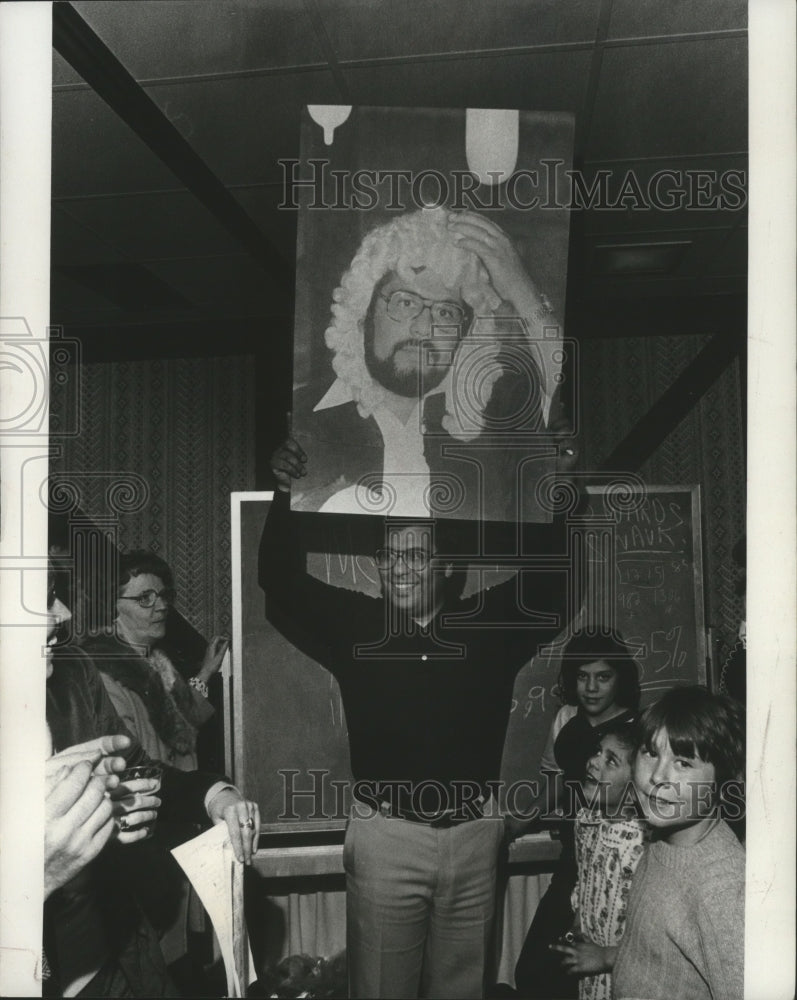 1979 Press Photo Waukesha County (Wisconsin) Judicial Candidate Ness Flores - Historic Images