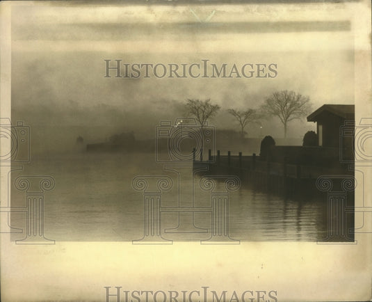 1984 Press Photo Steam rises into the morning air over Lake Michigan - mjb06566 - Historic Images