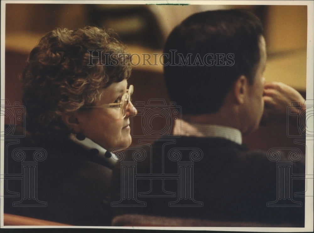 1988 John and Wife Mary Ann Lindh, Sit Behind Son, Aaron, In Trial - Historic Images