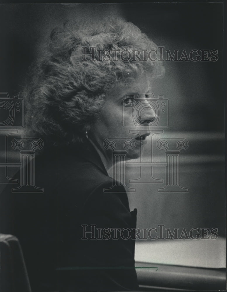 1986 Press Photo Linda Logan appears in court for killing her husband - Historic Images