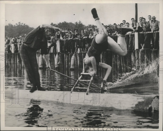 1941 Press Photo Mary Jean Mallott Competes in Trick and Fancy Birling Contest-Historic Images