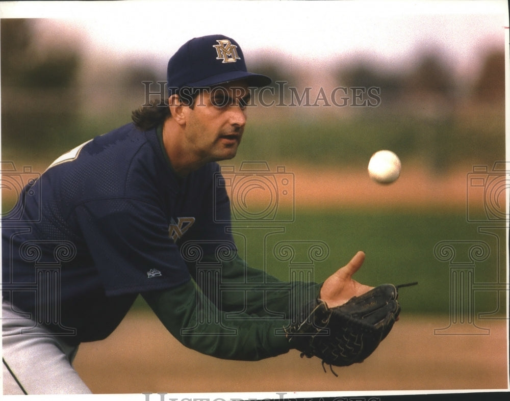 1994 Press Photo Australian Graeme Lloyd at the Milwaukee Brewers&#39; Training Camp - Historic Images