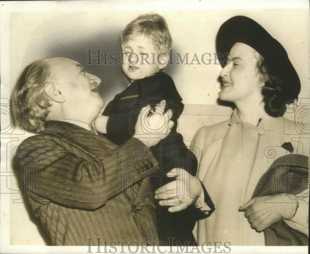 1940 Press Photo Author Ludwig Lewisohn With Wife and Son - mjb08040 - Historic Images