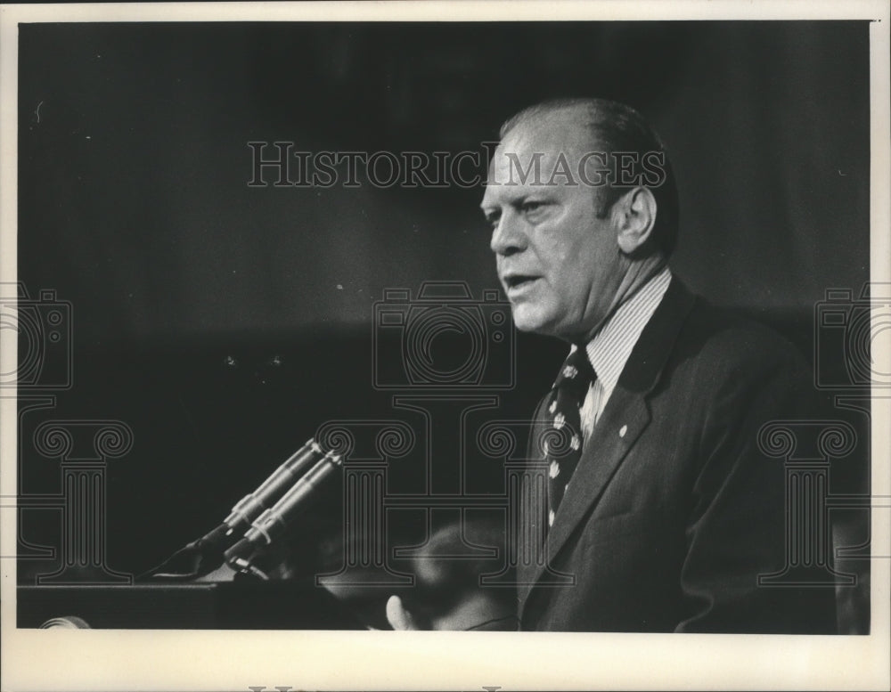 1974 Press Photo Gerald Ford Speaking at VFW National Convention - mjb08056 - Historic Images