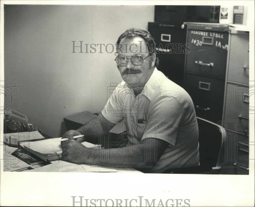 1985 Press Photo Les Leynse, Chairman of Local 1430, Wisconsin - mjb08266 - Historic Images