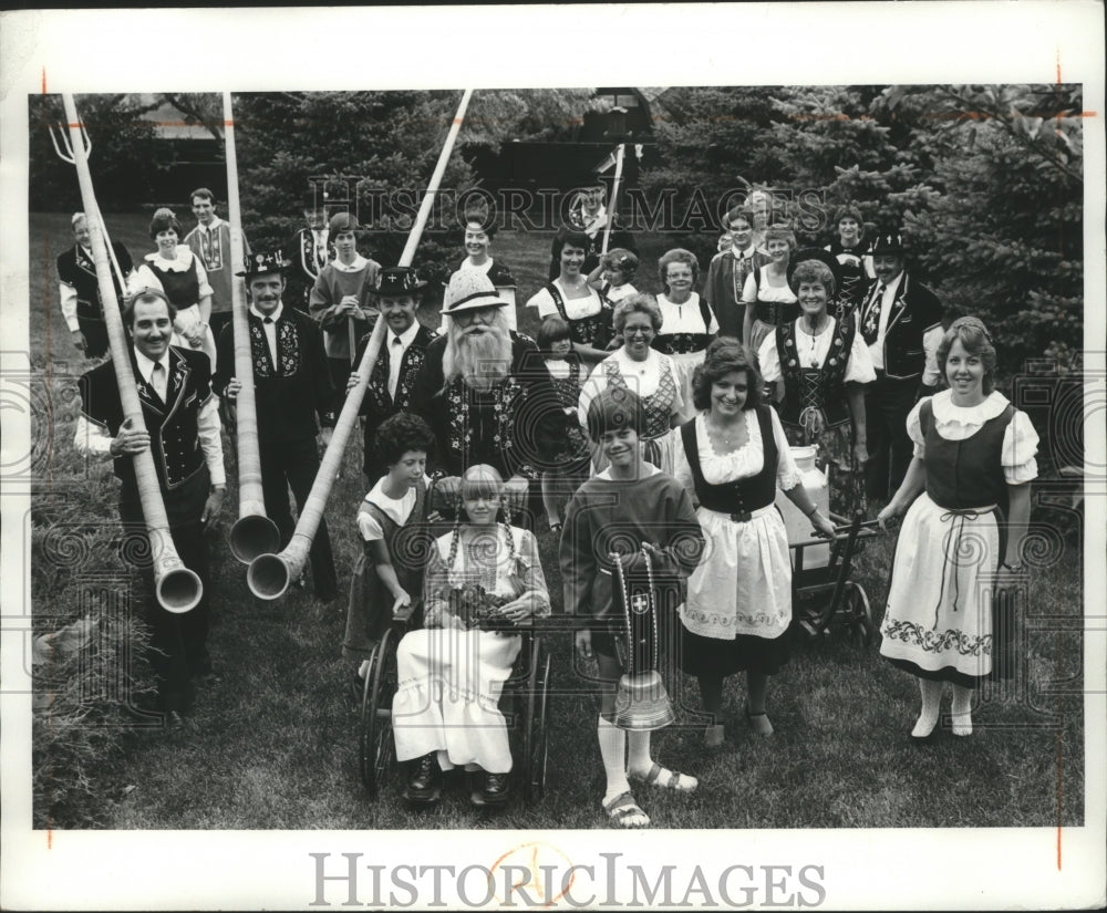 1981 Press Photo The Cast of Alp Chilbi Festival Re-enactment at Folk Fair - Historic Images