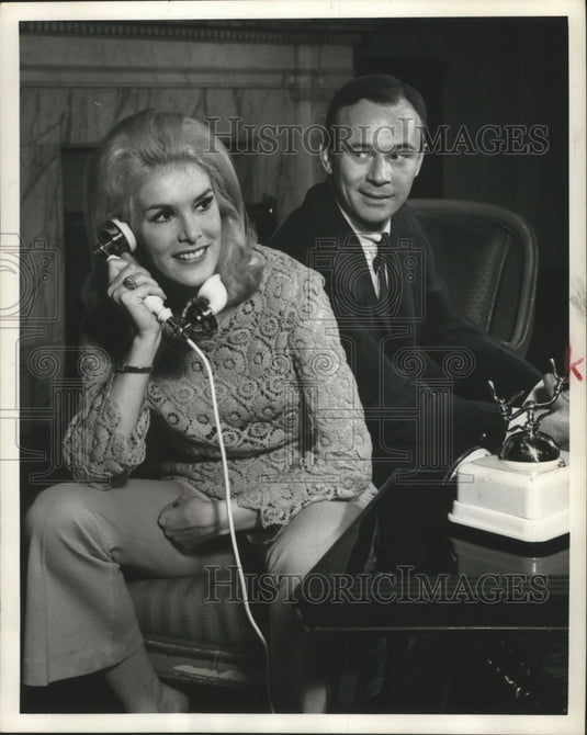 1966 Press Photo June Wilkinson and Frank Farmer in "Any Wednesday" in Wisconsin - Historic Images