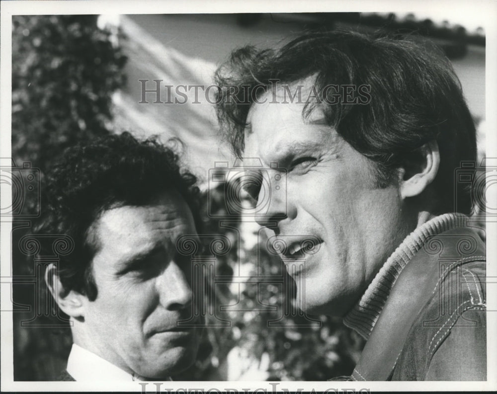 1975 Press Photo Bradford Dillman and William Lucking act in &quot;Force Five&quot;. - Historic Images