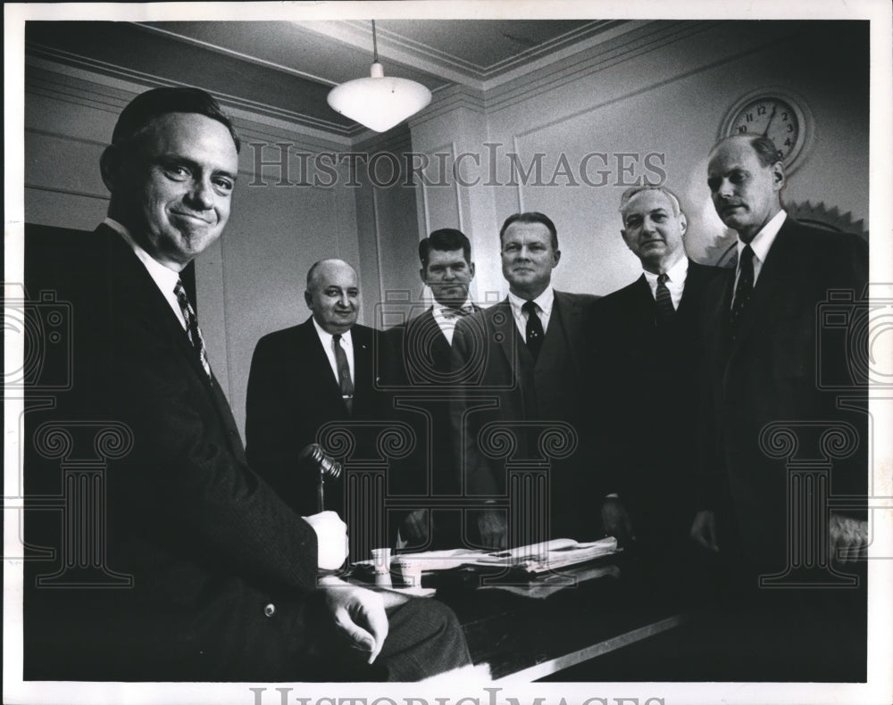 1962 Press Photo Ebner F. Luetzow With Other Elected Officers - Historic Images