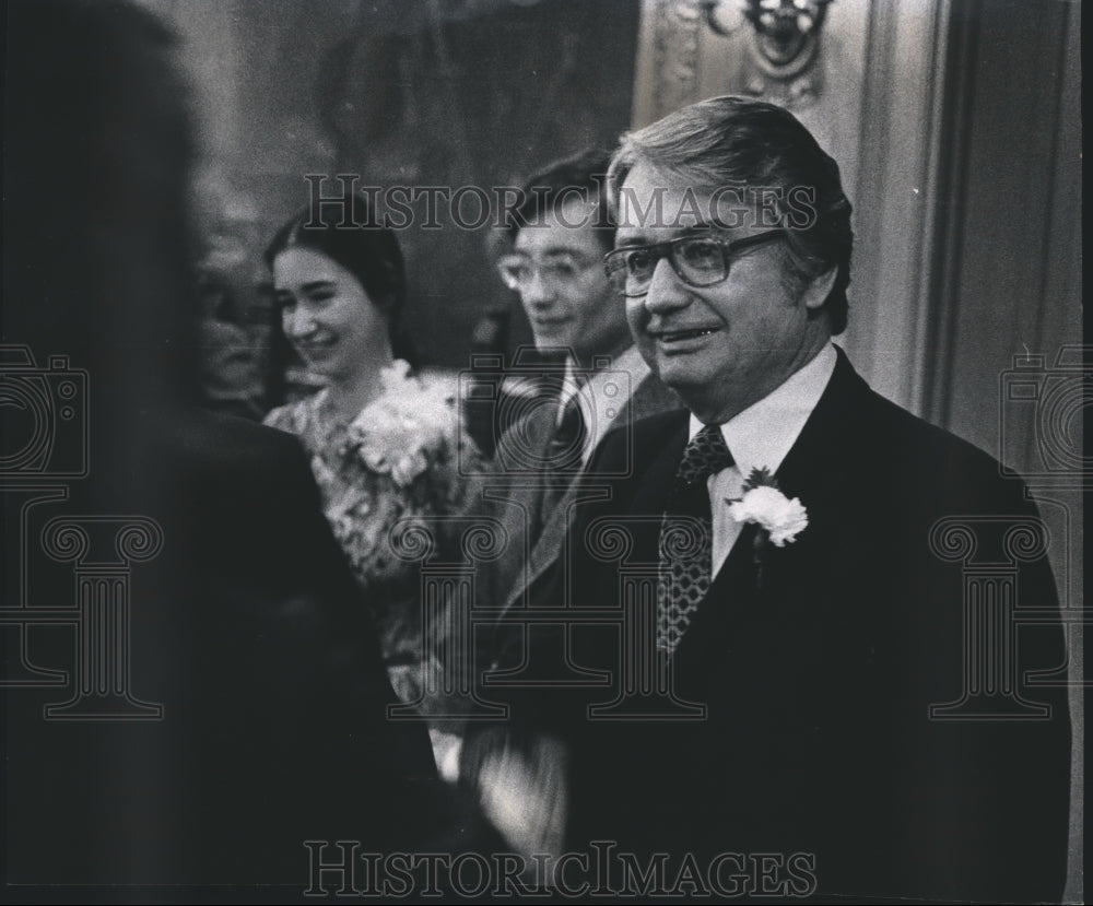 1975 Press Photo Governor Lucey and family at reception for inauguration. - Historic Images