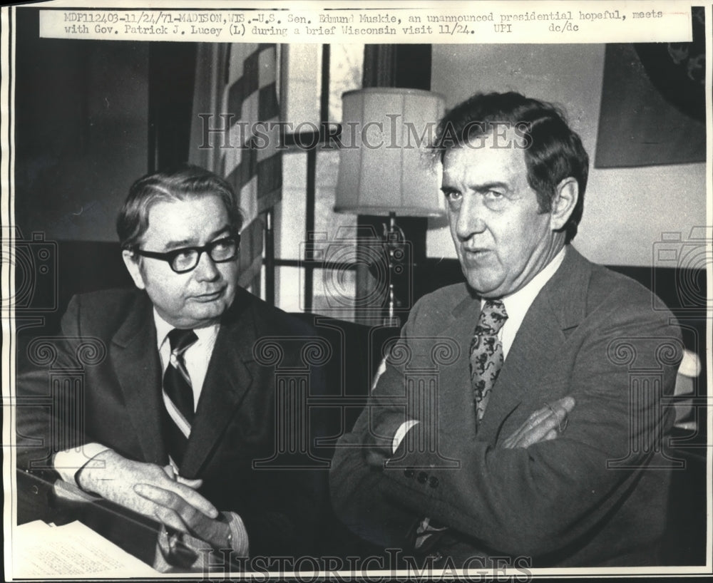 1971 Press Photo Senator Edmund Muskie meets with Governor Patrick J. Lucey - Historic Images