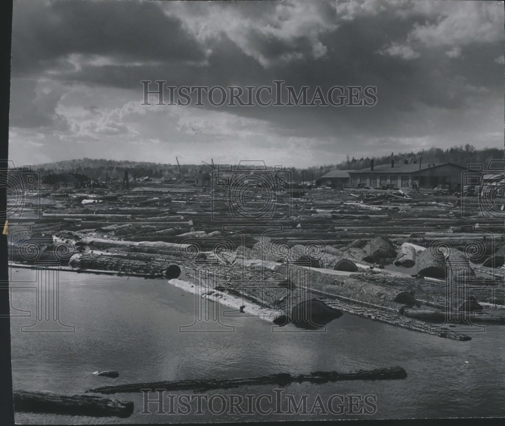 1957 Press Photo Menominee Indian mills on the Wolf River at Neopit. - mjb09029- Historic Images