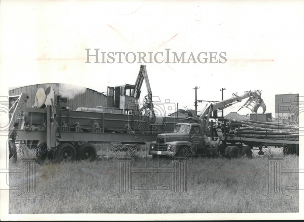 1962 Press Photo grabber and timber slasher machines, Hiabob, Ashland, Wisconsin-Historic Images