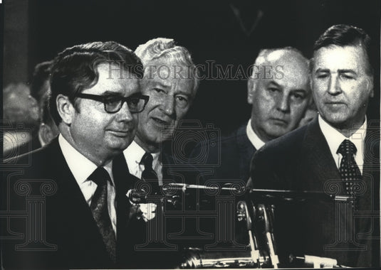 1971 Press Photo New Wisconsin Gov. Patrick Lucey delivers inaugural address - Historic Images