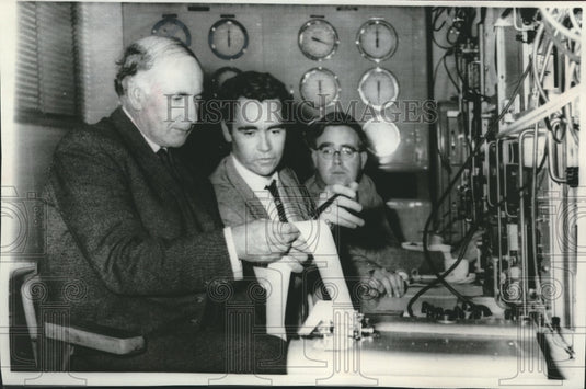1967 Press Photo Bernard Lovell of Britain's Jodrell Bank observatory - Historic Images