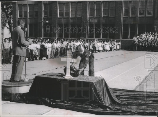 1958 Press Photo Alwin Jarreau and Ronald Hill Memorial Day Ceremony Wisconsin-Historic Images