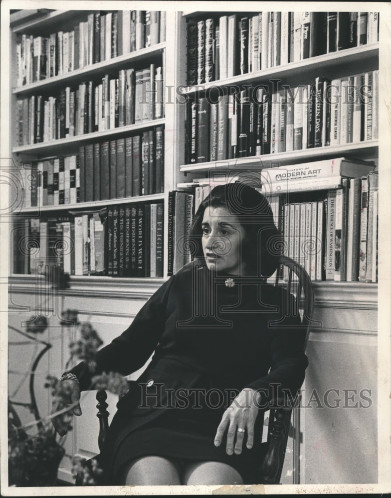 1970 Press Photo Mrs. Patrick Lucey, wife of the Governor of Wisconsin - Historic Images