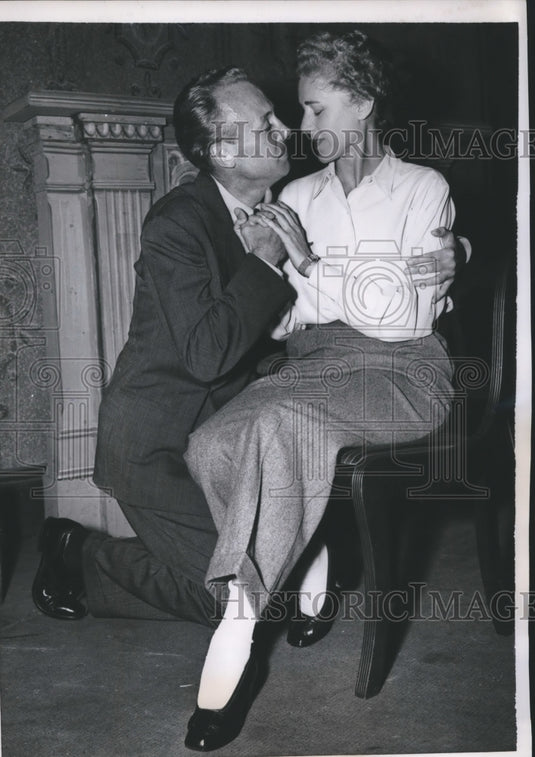 1959 Press Photo Mrs. Luce with actor Paul McGrath rehearsing the play "Candida"-Historic Images