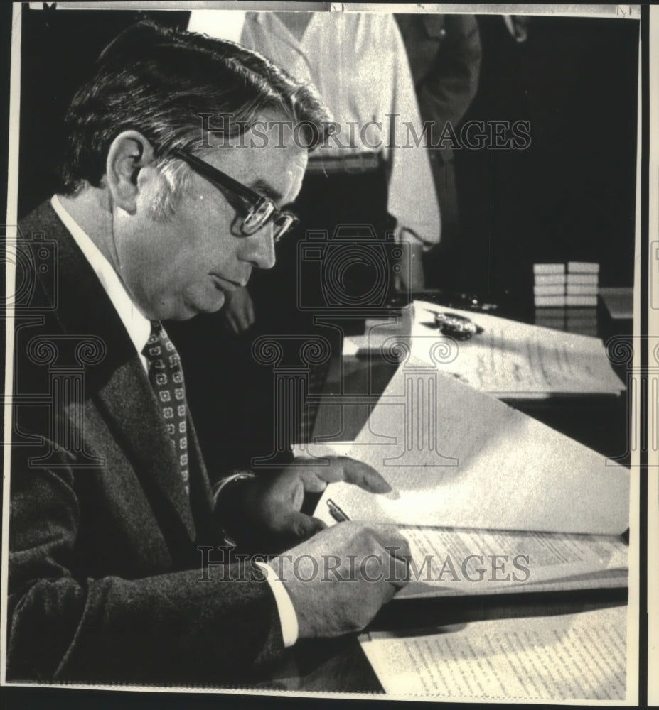 1971 Press Photo Wisconsin Governor Lucey merges state University systems - Historic Images