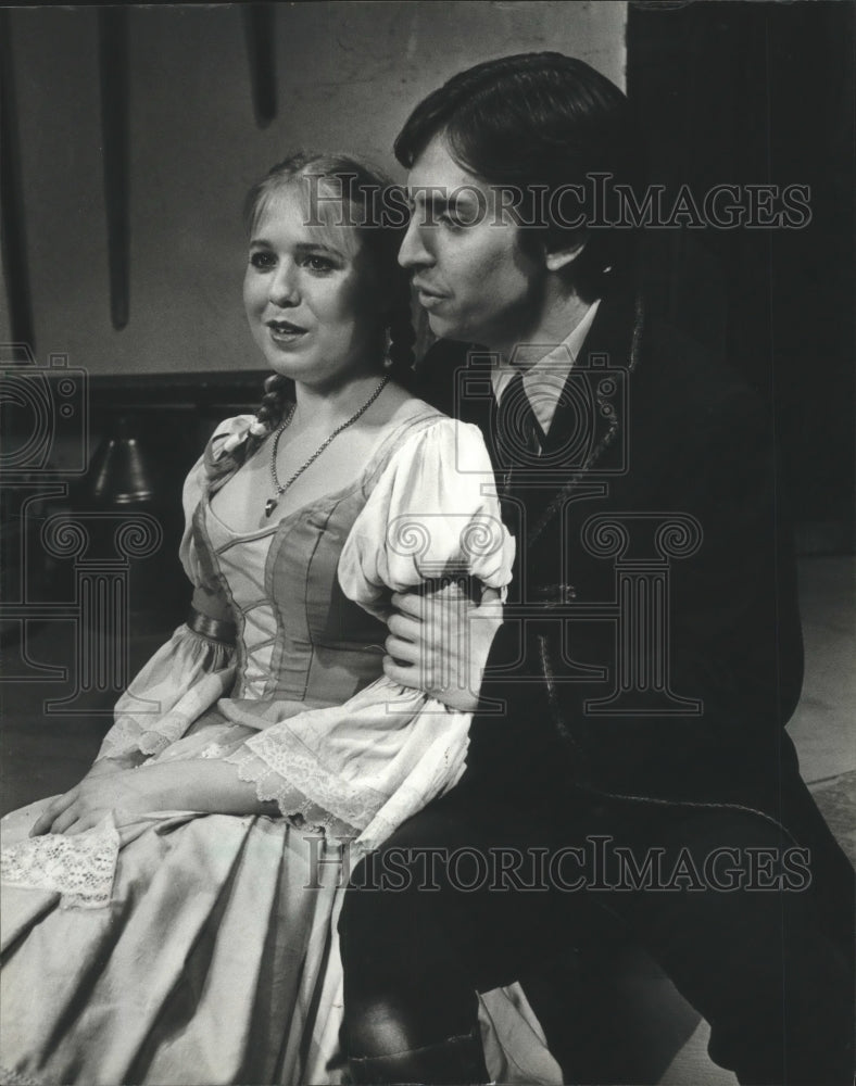 1982 Press Photo Penny Leigh Ludtke and John Daugherty in "The Bartered Bride" - Historic Images