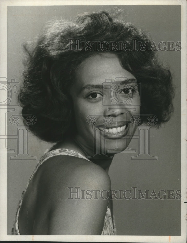 1973 Press Photo Actor Lillian Lehman television show &quot;Tenafly&quot; - mjb09599- Historic Images