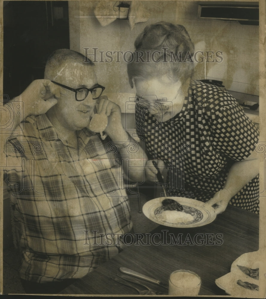 1975 Francis Adams and wife of Kenosha win $300,000 Illinois Lottery - Historic Images
