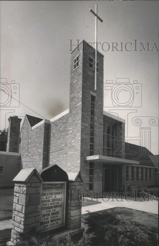 1960 Press Photo The new, 440-seat Lincoln Park Lutheran church in Milwaukee - Historic Images
