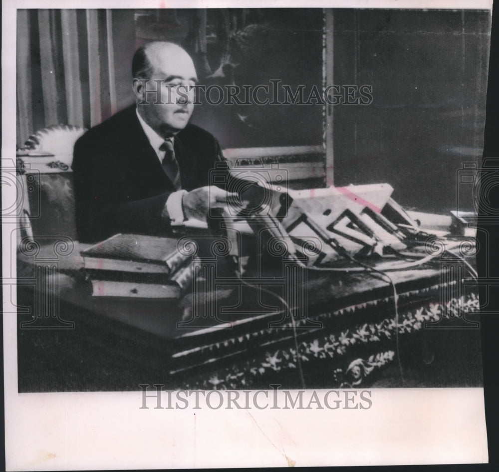 1962 Press Photo Spain's Francisco Franco Records his New Year's Speech-Historic Images