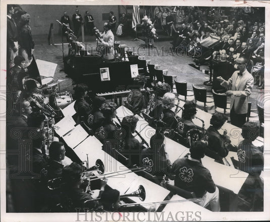 1968 Press Photo Director Ed Hugdahl and Paul Breske of 4-H Club Band and Chorus - Historic Images