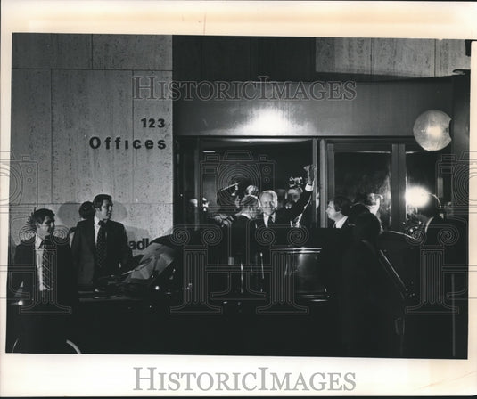 1975 Press Photo Gerald R. Ford, Wisconsin and Milwaukee visits. - mjb10597-Historic Images