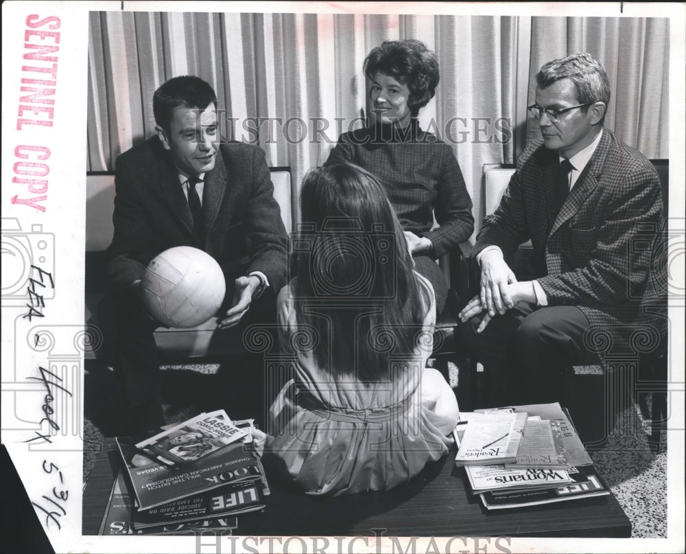 1968 Press Photo Donald Stover, Group Interview Child at Treatment Center - Historic Images