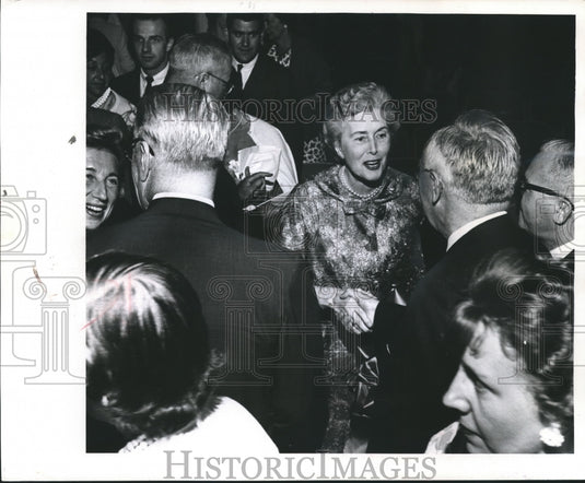 1963 Press Photo Mrs. Fitzgerald, at "Summer Evenings of Music," Wisconsin. - Historic Images