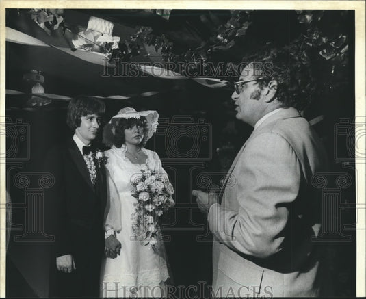 1982 Press Photo Peter Flessas marries Randy Hoof & Mary-Anne Ackeret - Historic Images
