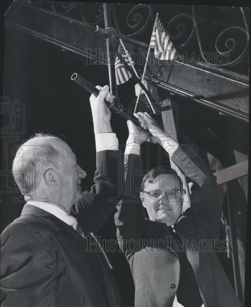 1952 Press Photo Lawrence Timmerman and Mayor Zeidler Ring Bell Fourth of July - Historic Images