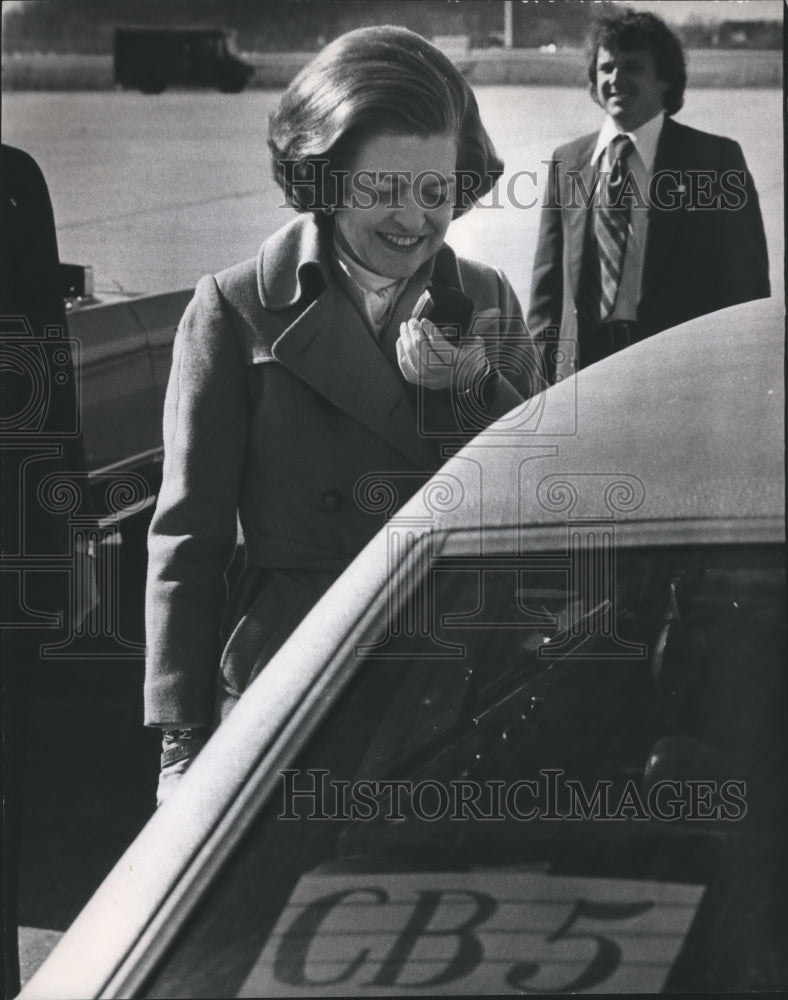 1976 Press Photo First Lady Betty Ford Visiting Wisconsin - Historic Images