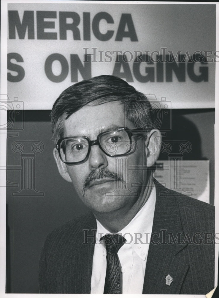 1989 Press Photo Thomas Frazier, Coalition of Wisconsin Aging Groups - Historic Images