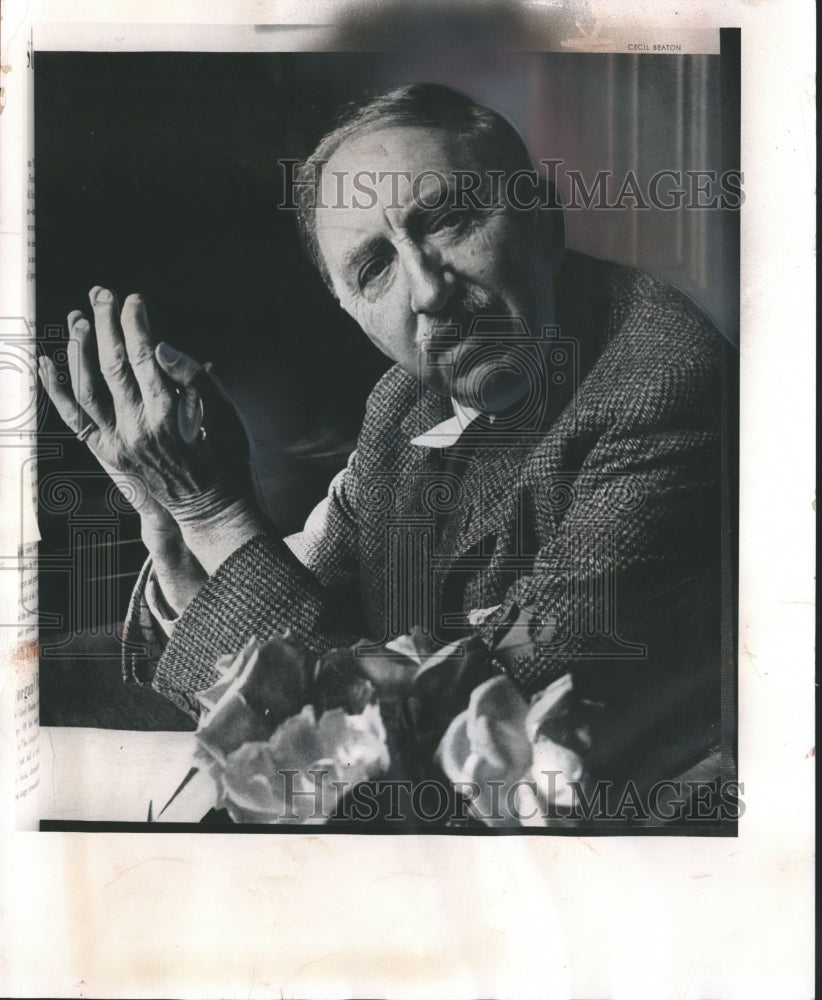 1962 Press Photo Edward Morgan Forster in study at King&#39;s College, Cambridge-Historic Images